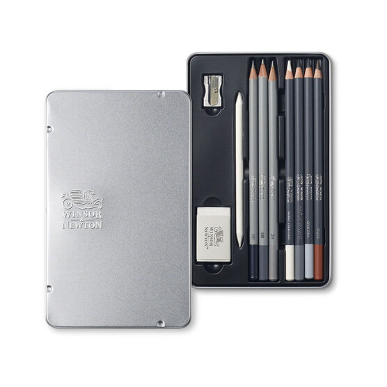 John Singer Sargent sketching full set